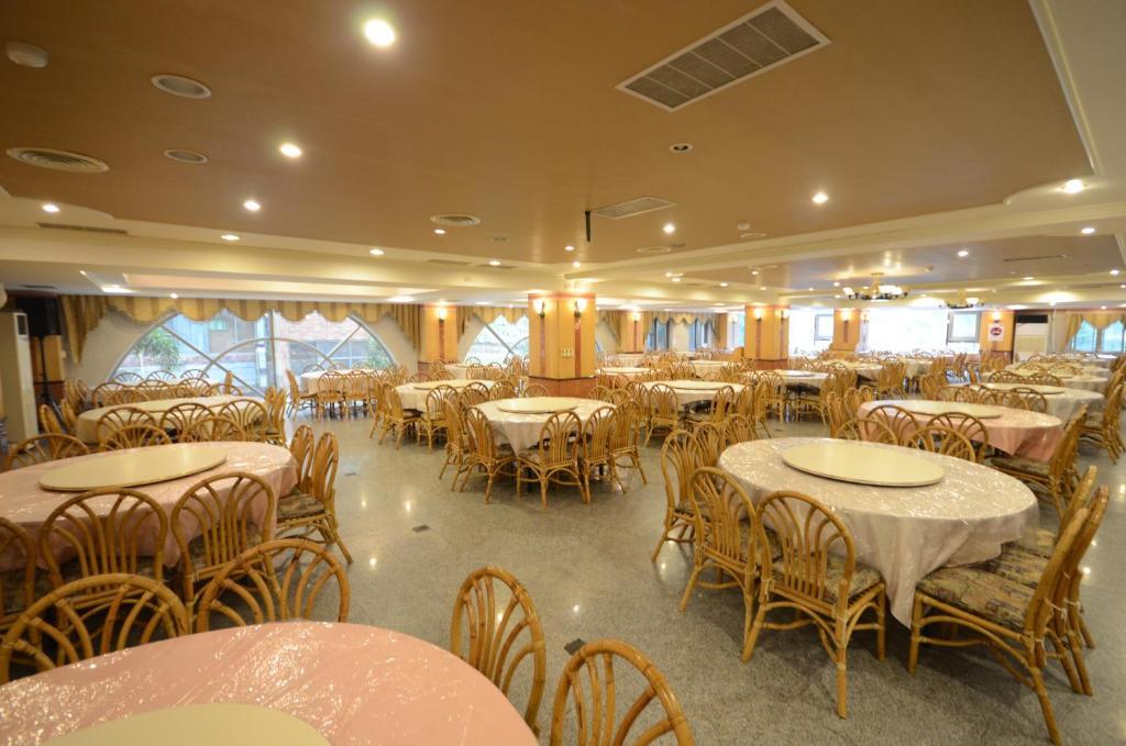 Dongpo Ti Lun Hotel Xinyi Esterno foto