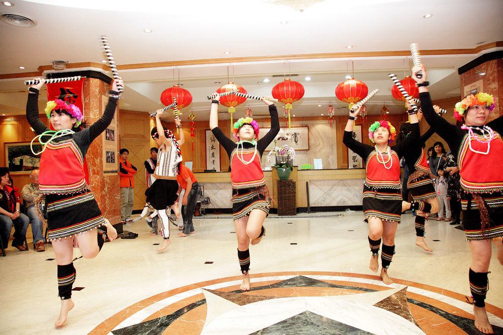 Dongpo Ti Lun Hotel Xinyi Esterno foto