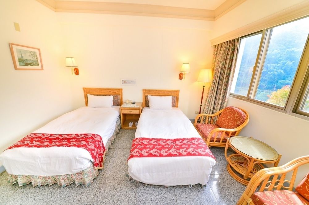 Dongpo Ti Lun Hotel Xinyi Esterno foto