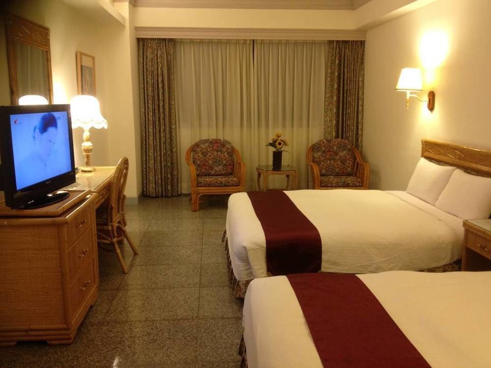 Dongpo Ti Lun Hotel Xinyi Esterno foto